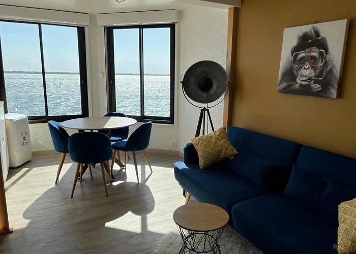 Appartement Moderne Vue Sur Etang Et Montagne